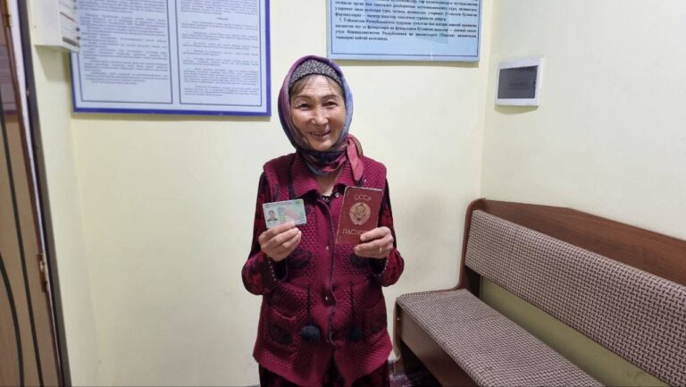 Последняя гражданка СССР в Самарканде получила ID-карту