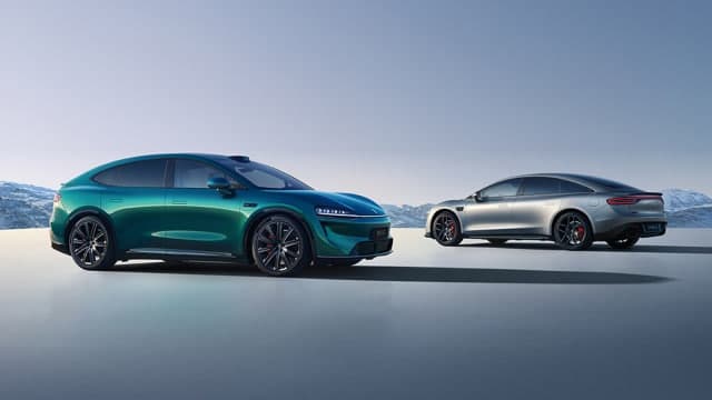 Luxeed R7 va S7 modellarining yangi versiyasini taqdim etdi