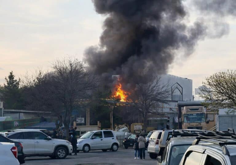 Toshkentdagi qurilish mollari do‘konida yong‘in sodir bo‘ldi — video