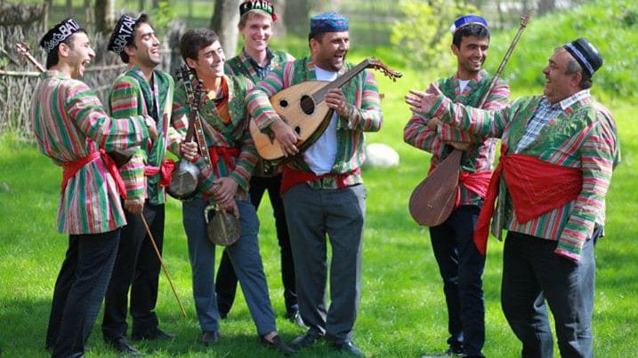 O‘zbekistonda san’atkorlar uchun yangi soliq tartibi taklif qilindi