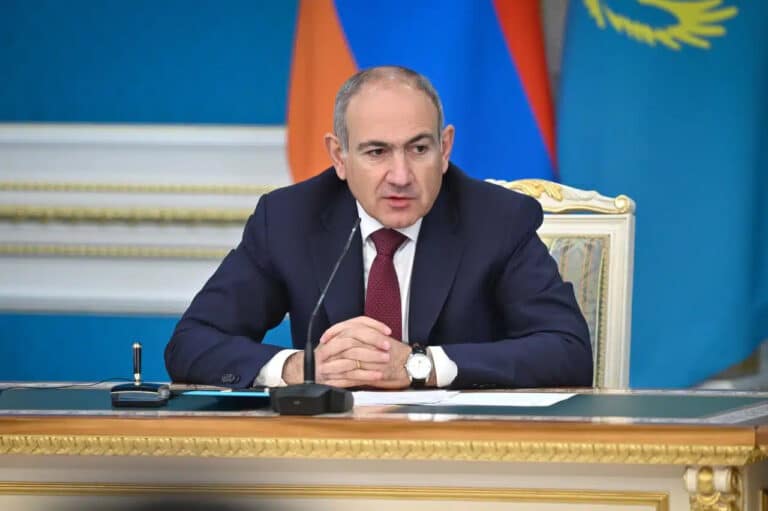 Nikol Pashinyanga cherkovda hujum qilishga urinish to‘xtatildi