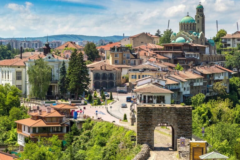 Oylik maosh 200 yevrogacha: Bolgariyada rasmiy ish uchun yangi vakansiyalar e’lon qilindi