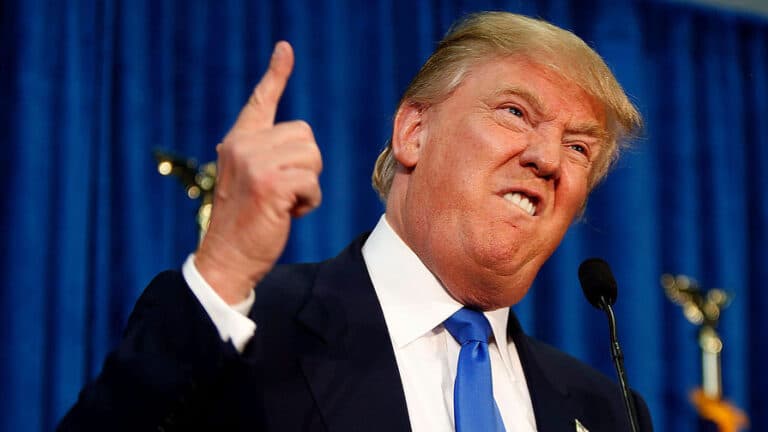 Трамп пригрозил ударами по энергетике Ирана из-за Ормузского пролива