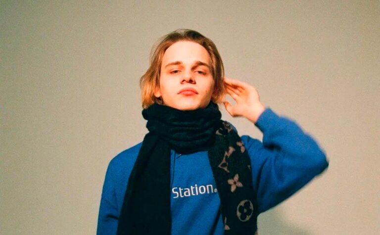 Rossiyalik repper Toshkentdagi konsertini kutilmaganda to‘xtatib, sahnani tark etdi