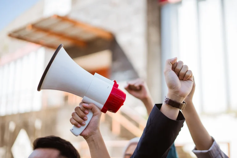 Сенат легализовал забастовки: что это значит для работников