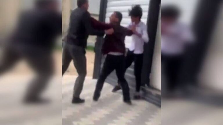 Urgutdagi maktabda direktor o‘rinbosari o‘quvchi bilan mushtlashdi — video