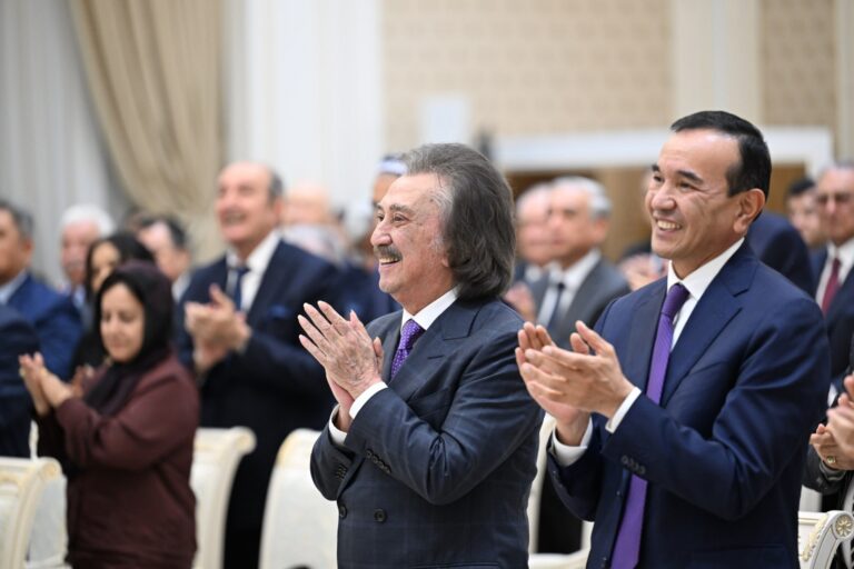 Qozog‘iston prezidenti ham Farrux Zokirovni orden bilan taqdirlandi