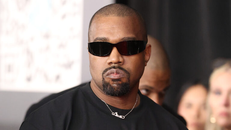 Канье Уэсту запретили въезд в Великобританию, фестиваль с его участием отменили
