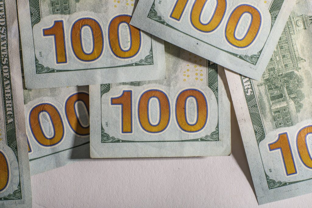 Где выгодно обменять доллар в Узбекистане 11 апреля