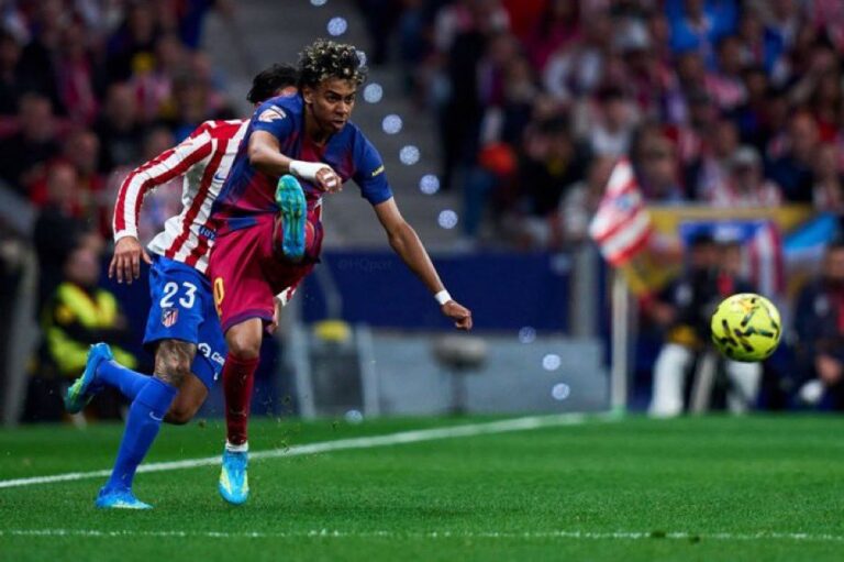 Удар в конце: Левандовски принес Барселоне драматичную победу над Атлетико