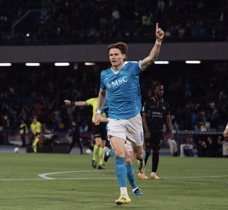 Наполи разнес «Кремонезе: доминирование и голевая феерия