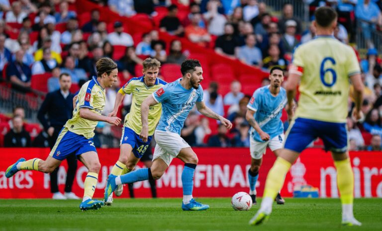 Невероятная развязка: Манчестер Сити пробился в финал после камбэка