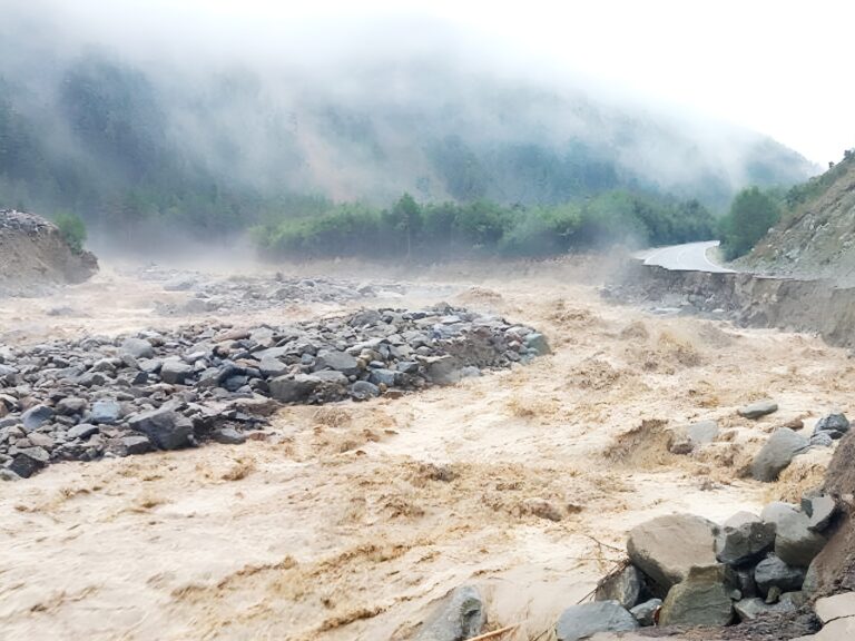 Сели и паводки могут накрыть девять регионов Узбекистана с 18 по 23 апреля