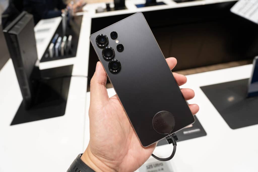 Samsung smartfonlarining narxi oshadimi yoki yo‘q: kompaniya qanday strategiyani tanladi