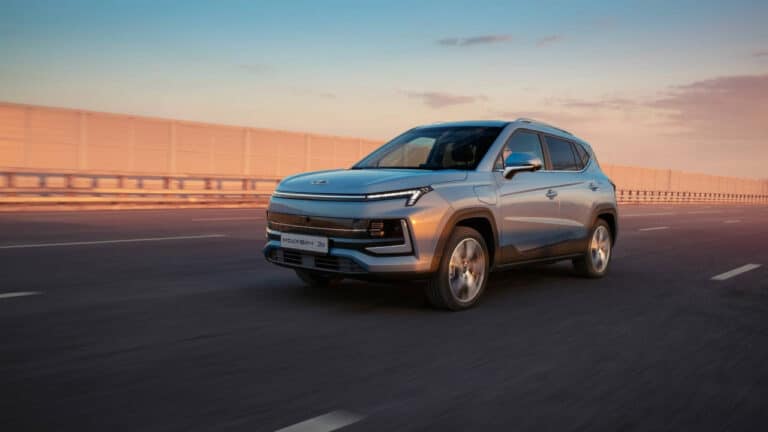 «Moskvich 3e» avtomobili qanday imkoniyatlar bilan yangilanadi