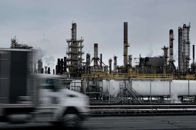 Iroq neft eksportini avtotransport orqali tiklay boshladi