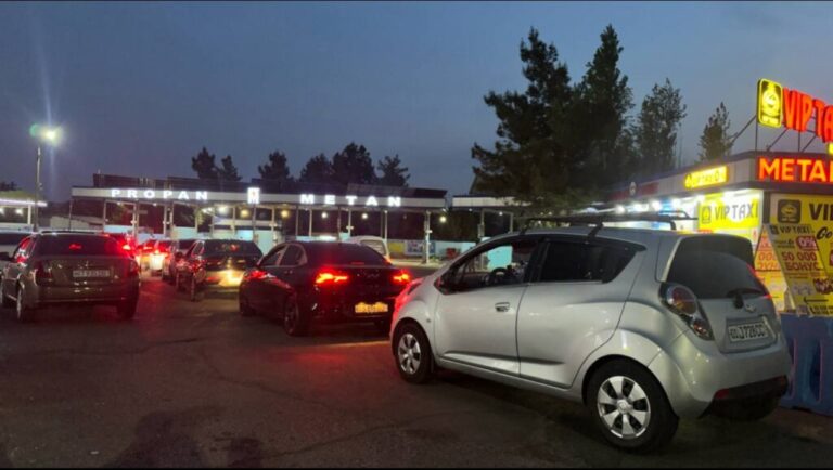 Рынок АЗС в Узбекистане отреагировал на безнал просадкой и быстрым ростом