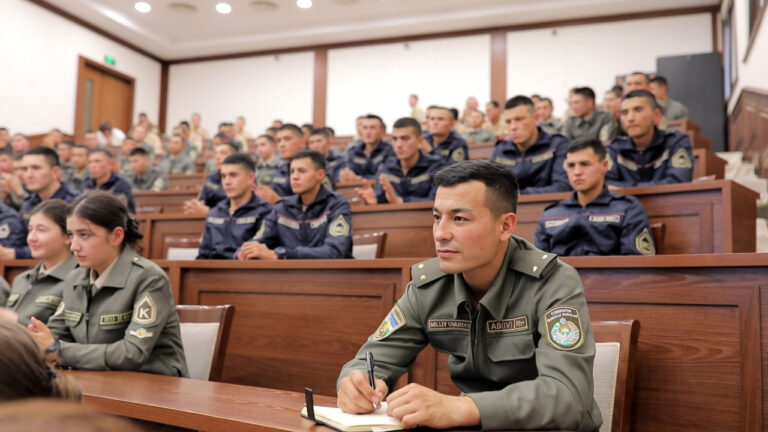 Kitobxonlik tanlovida g‘olib harbiylarning xizmat muddati bir oyga qisqartiriladi