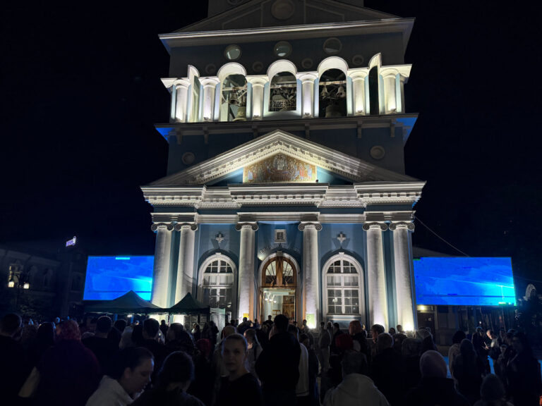 Пасхальная ночь у Успенского собора в Ташкенте— фоторепортаж