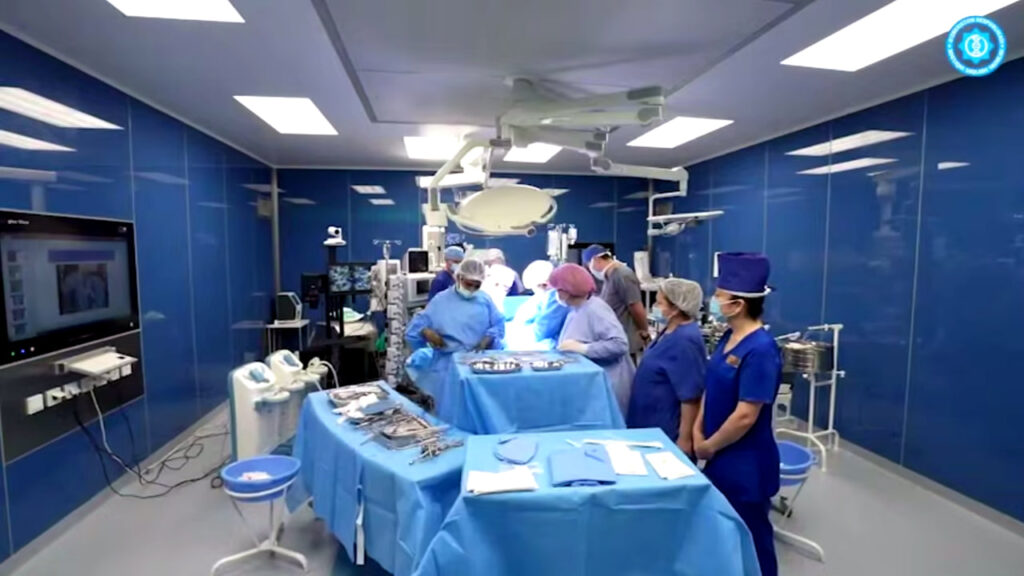 O‘zbekistonda deyarli ovqat yeyolmay qolga 5 yoshli bolaga murakkab operatsiya qilindi