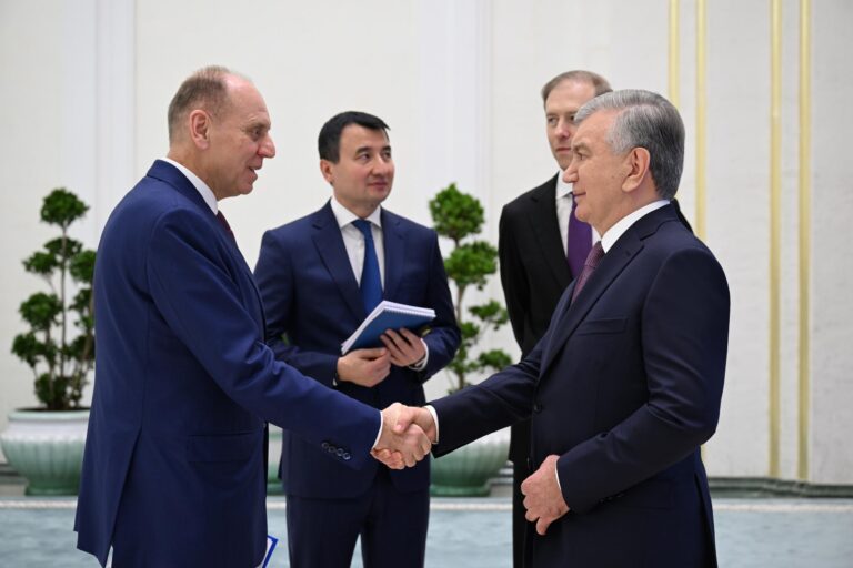 Prezident Rossiya delegatsiyasi bilan savdo-iqtisodiy hamkorlik masalalari muhokama qildi