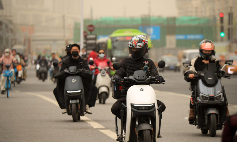 Xitoyda kuchli qum va chang bo‘roni sodir bo‘lmoqda