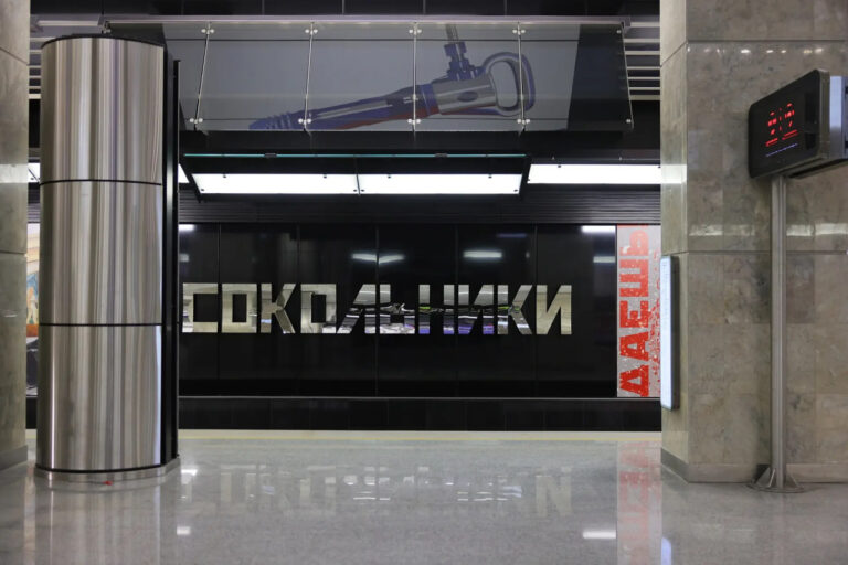 Moskva metrosi poyezdi harakat vaqti buzilib qoldi — video