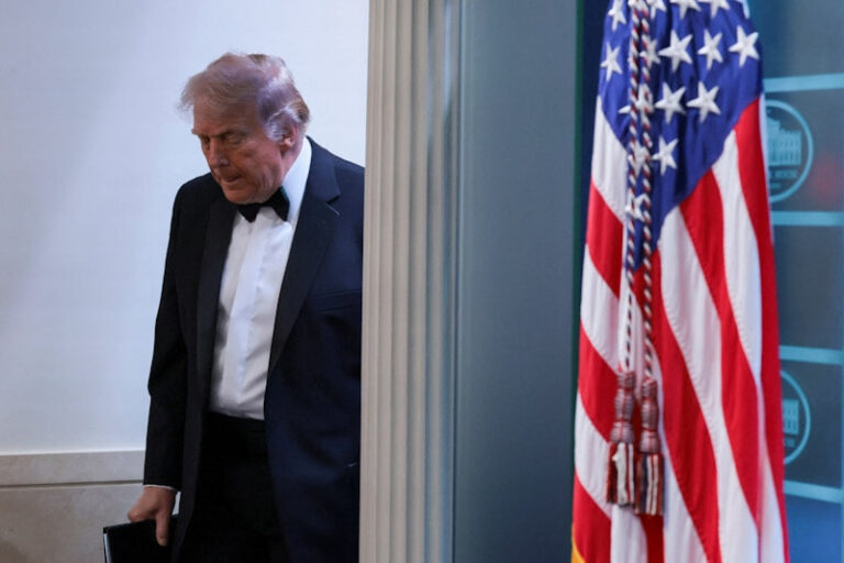 Tramp ishtirok etayotgan tadbirda otishma yuz berdi — video