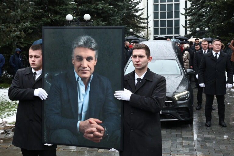 У Алексея Пиманова осталась маленькая дочь — тайну раскрыли на похоронах