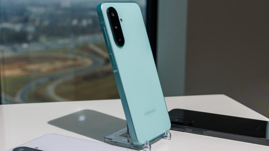 Samsung beshta Galaxy A modeliga xavfsizlik yangilanishini taqdim etdi