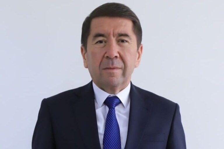 O‘zbekiston tumaniga yangi hokim tayinlandi