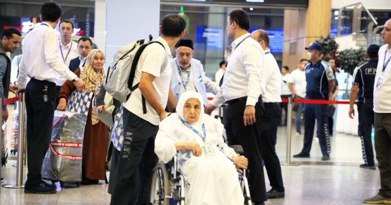 Узбекистанцы отправятся в хадж со 2 мая: рейсы в Медину будут ежедневными