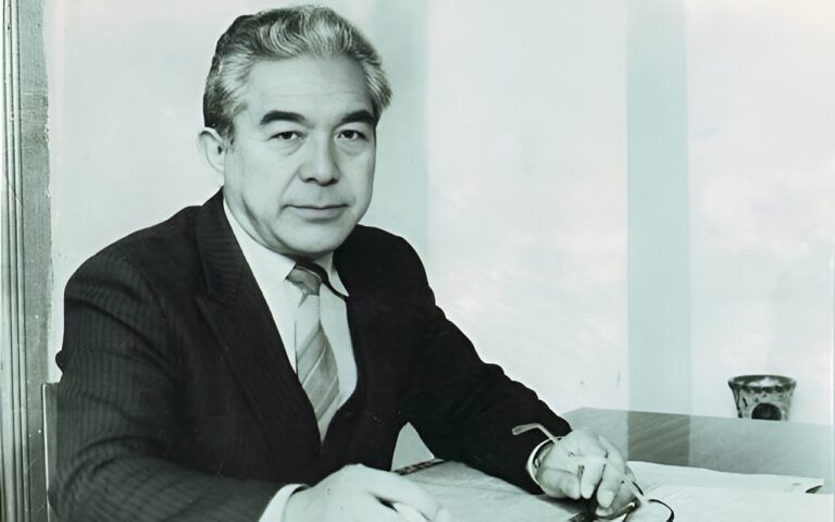 Ушел из жизни узбекский поэт и переводчик Камчибек Кенжа