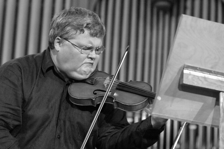 Дирижер Сергей Стадлер скончался на борту самолета по пути в Турцию