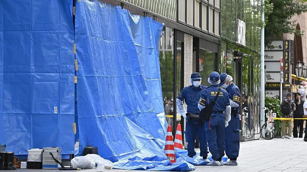 Chemical Scare at Luxury Tokyo Mall Leaves 19 in Hospital