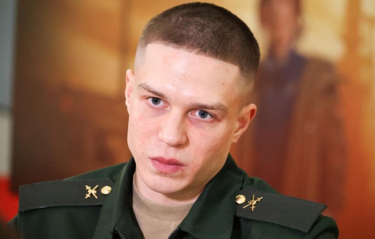 Глеб Калюжный встретил дембель с ромашками и семьей