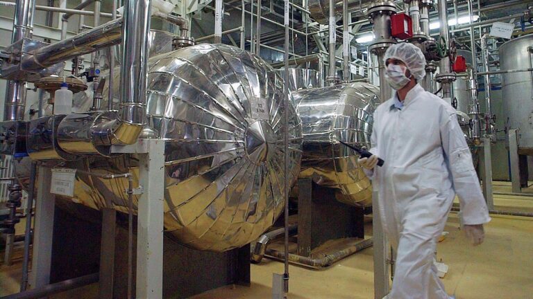 Казахстан готов принять уран из Ирана — Рафаэль Гросси