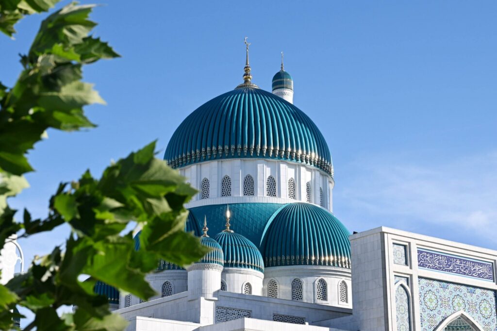Turkistonda Oʻzbekiston qurgan yangi masjid ochildi