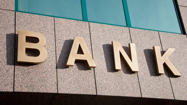 Markaziy bank 2 ta bank va 2 ta mikromoliya tashkilotini jarimaga tortdi