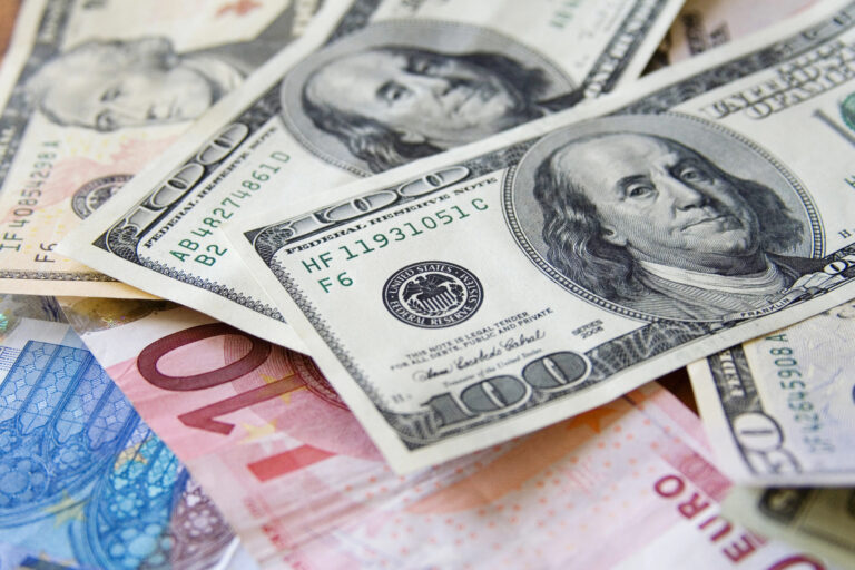 Dollar qariyb 33 so‘mga oshdi: 19-may uchun valyutalar kursi e’lon qilindi