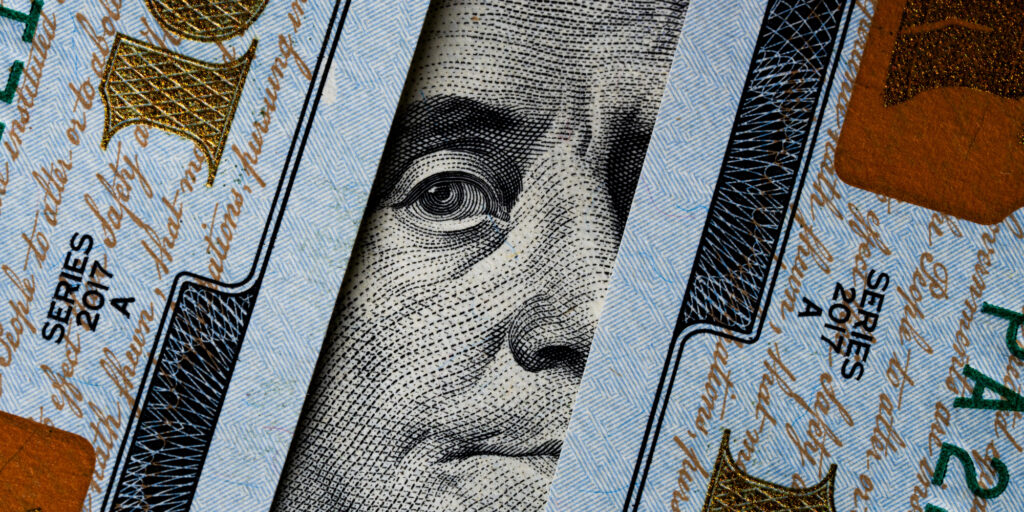 Dollar yana tushdi: 18-may uchun valyutalar kursi