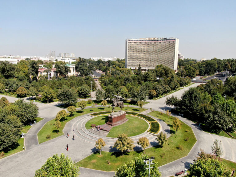 На сквер Амира Темура вернут наземные пешеходные переходы