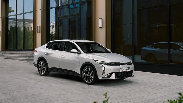 Kia объявляет о старте продаж нового седана K3