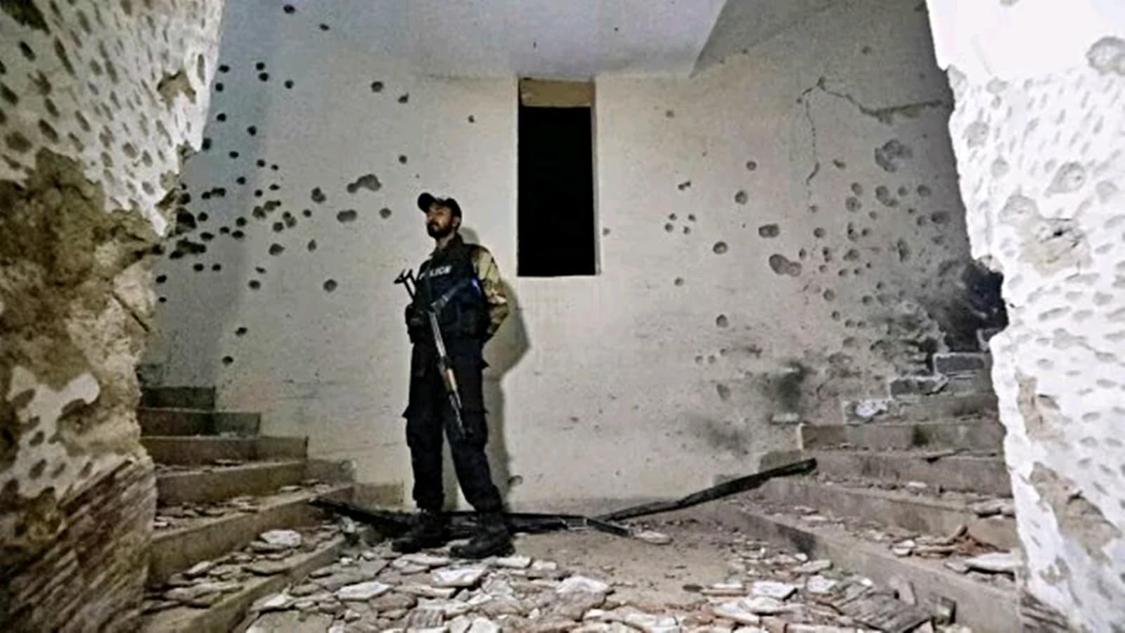 14 Police Officers Killed in Militant Assault in Pakistan