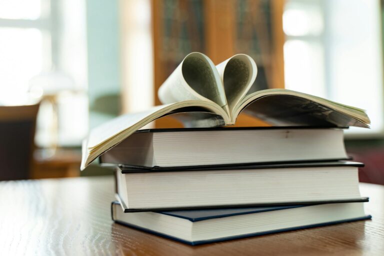 Школьники Узбекистана смогут выиграть до $50 тыс. за чтение книг