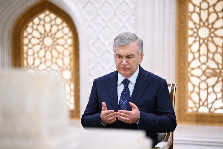 Prezident Samarqanddagi Imom Buxoriy majmuasini ziyorat qildi