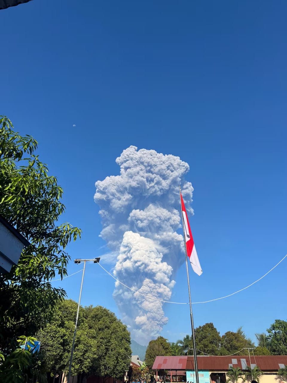 Eruption of Mount Dukono in Indonesia Results in Three Casualties