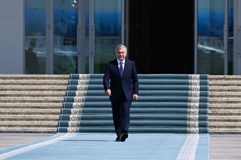 Shavkat Mirziyoyev Boku shahriga tashrif buyuradi