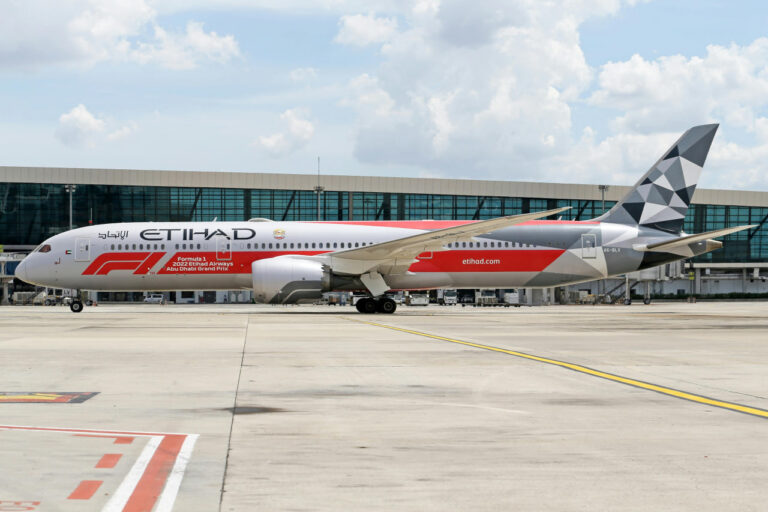 Etihad va Uzbekistan Airways kodshering kelishuvini imzoladi