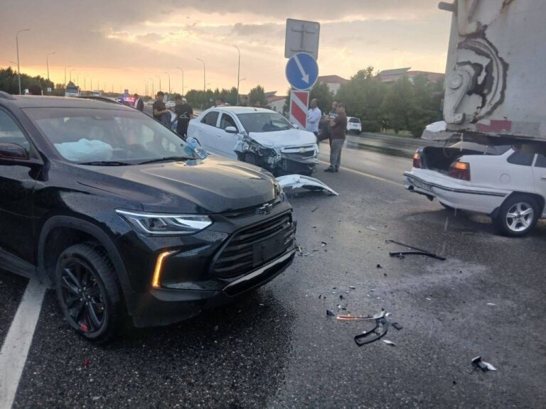 Samarqandda to‘rtta avtomobil ishtirokida YTH sodir bo‘ldi